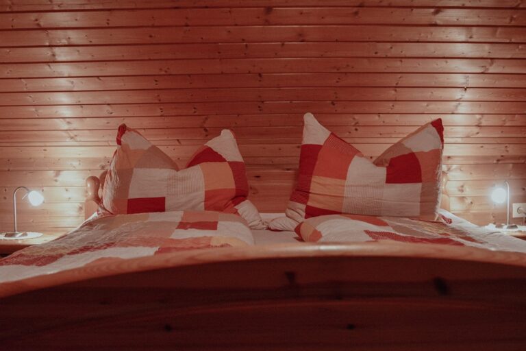 200228-PeterAdam-Ferienhaus-Innen-11-klein-min